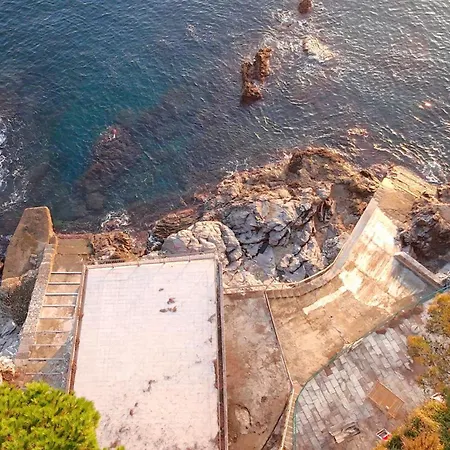 Scogliera Villa Bogliasco