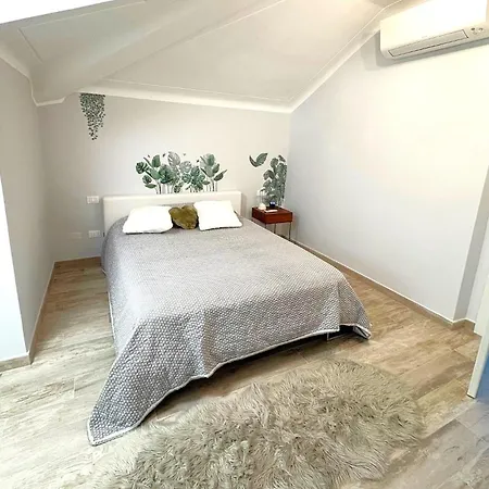Scogliera Villa *
